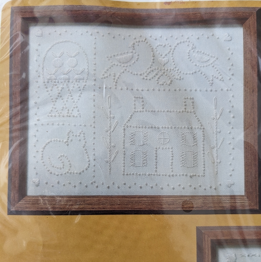 The Creative Circle embroidery kit 0841 Happy Home vintage 1985